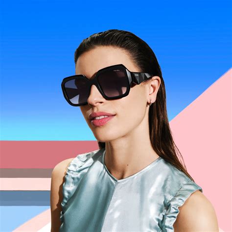 Sunglass Hut